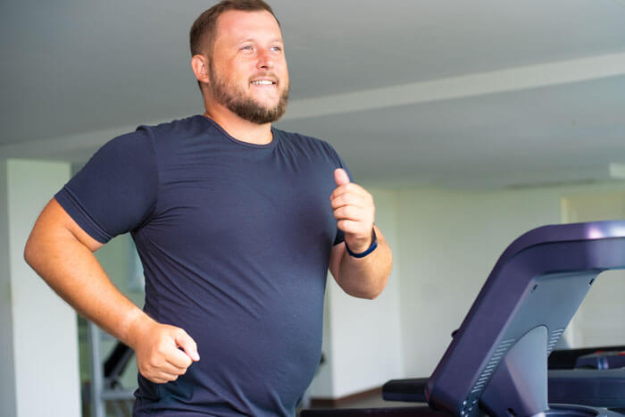 筋トレと有酸素運動を組み合わせると腹周りの脂肪が減りやすい理由